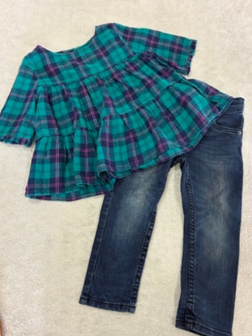Little Girls Bundle Size 3T-4T, 8 pieces, dresses, jeans, tops, zip up - Picture 13 of 16